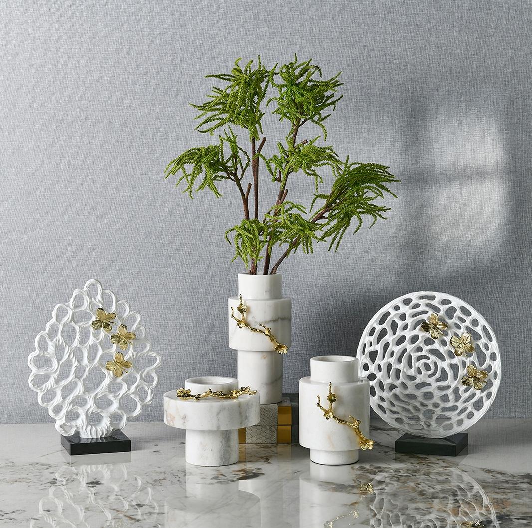 Rundecor Exquisite Home Decor: White Resin Sculptures and White Marble Vase Set