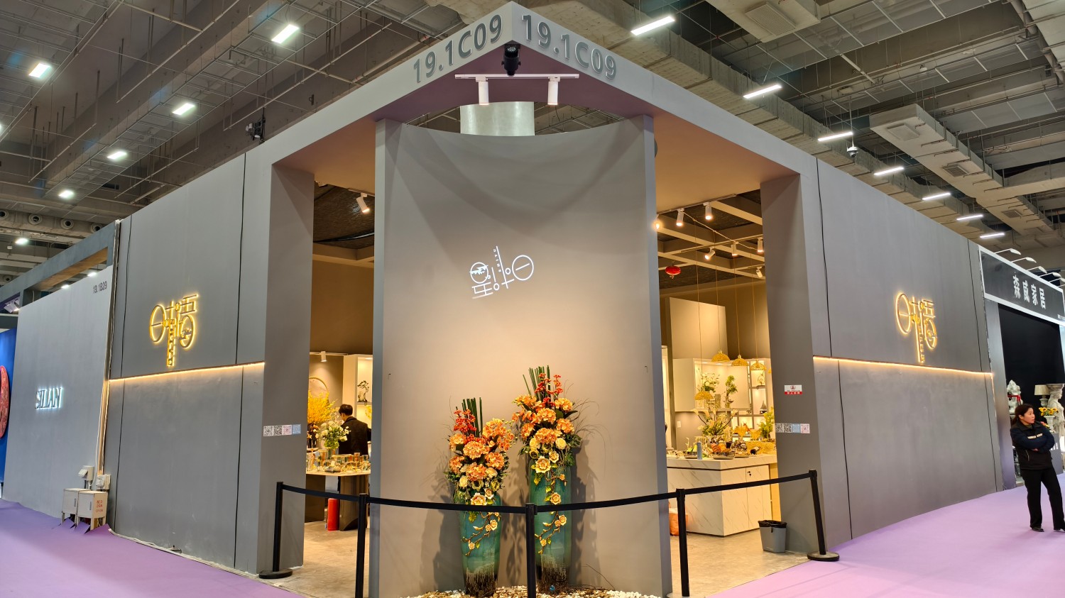 Rundecor Shines at CIFF 2025 – Modern Artistic Home Decor in the Spotlight