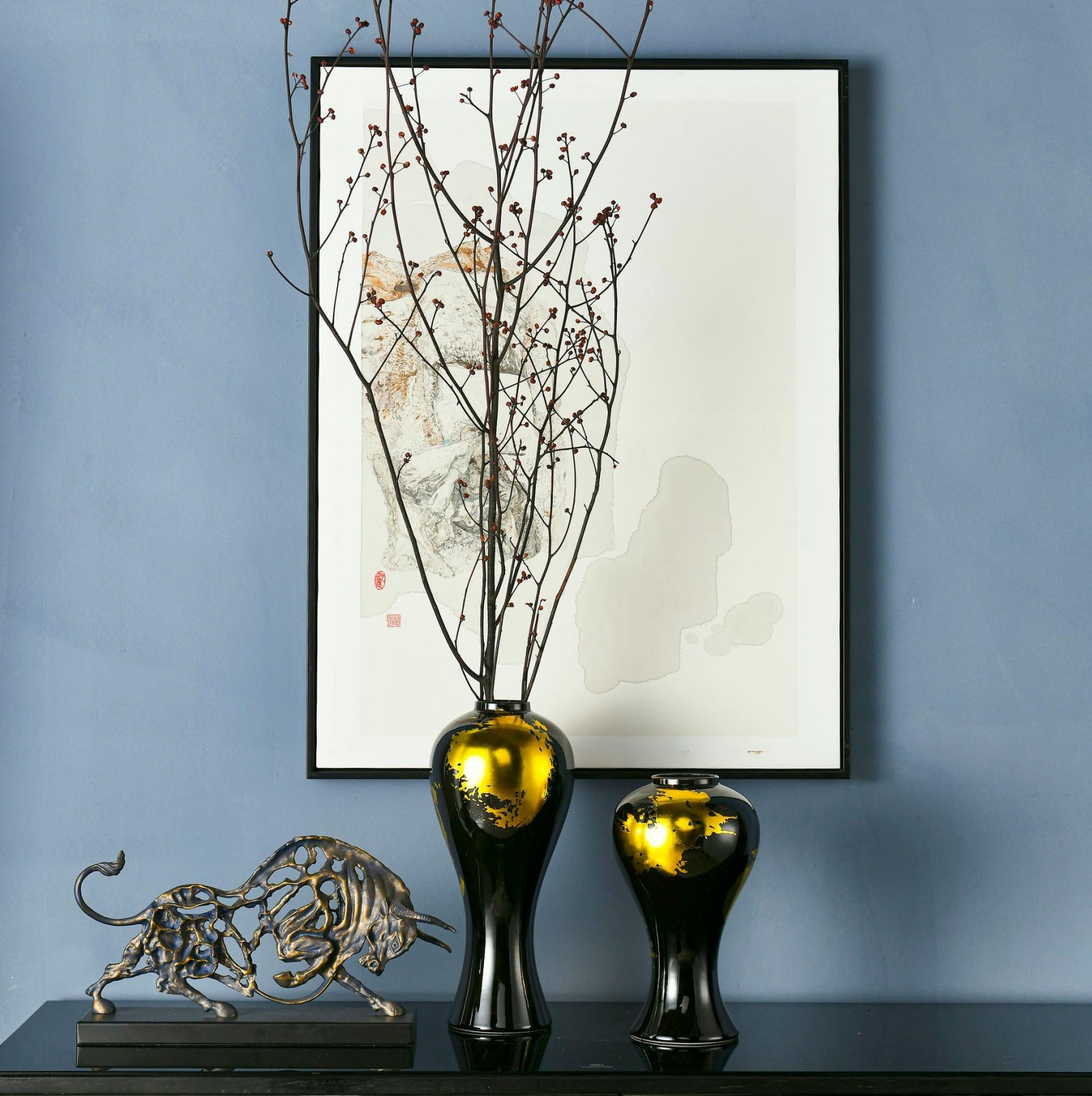 The Eastern Aesthetic of Black and Gold Collision: Rundecor's New Vases and Sculptures